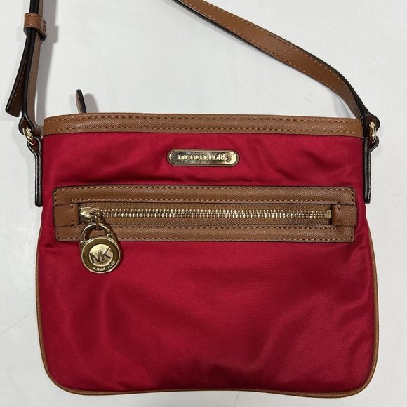 Michael Kors Red Jet Set Nylon Leather Crossbody Bag Purse Size Medium Zipper - Picture 2 of 9